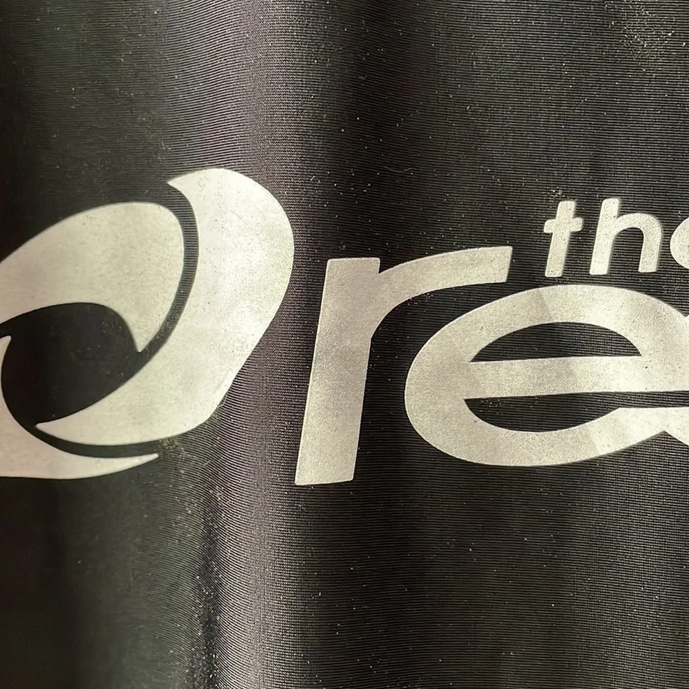 The Realm men’s black & white rash guard
